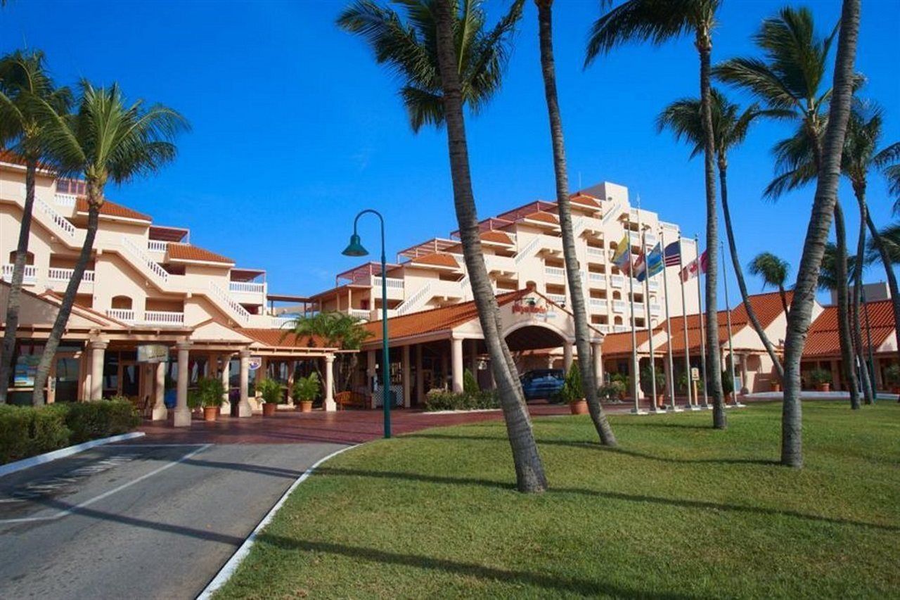 Playa Linda Beach Resort Palm Beach Exterior photo